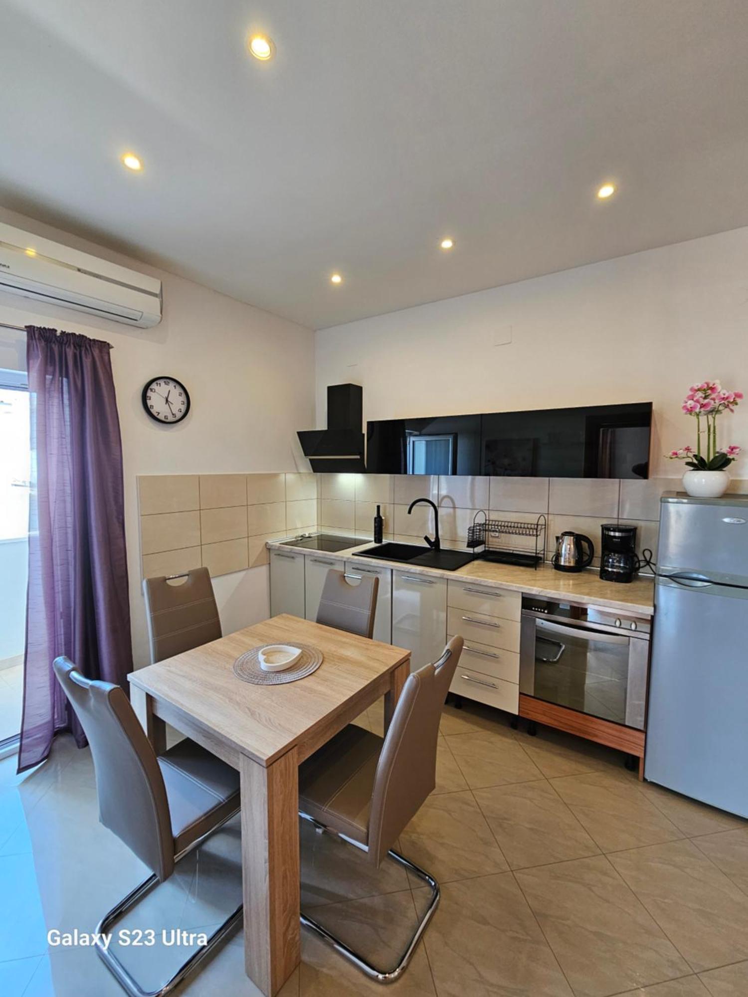 Apartmani Dianna Kaštela Kültér fotó